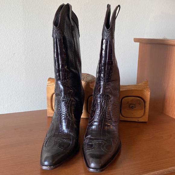 Stuart Weitzman Leather Snake Skin Embossed Cowgirl Boots - Picture 5 of 9